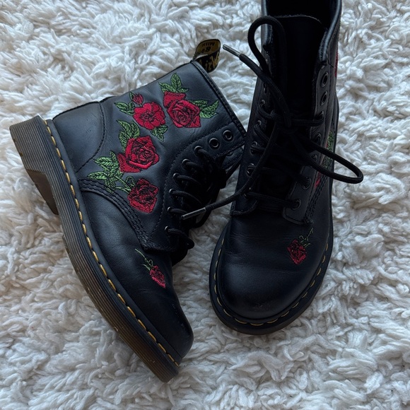 Dr. Martens Rose Vonda Boots - Picture 1 of 7